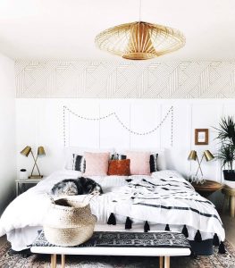 Modernes Schlafzimmer im klassischen Black/White mit goldenen Blickfängern in Berlin - Grunewald von Tatjana Sorokina - Einrichtungsberatung aus Berlin